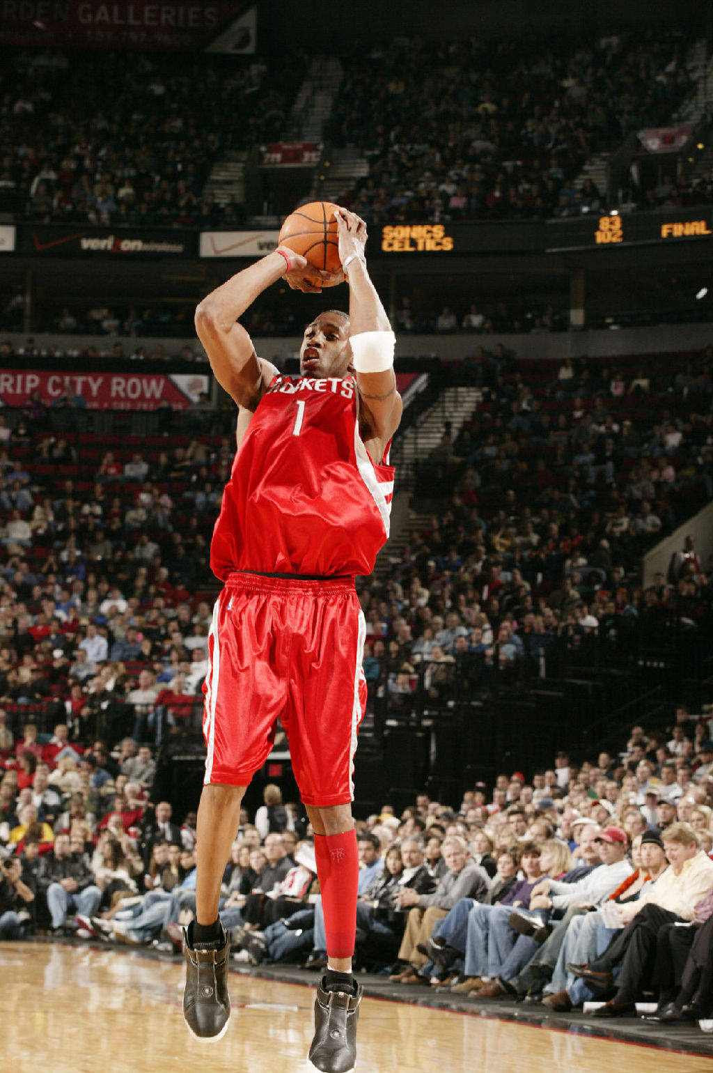 足球报：张外龙这几年一直关注铜梁龙，冲超后他独坐良久（足球报报道：张外龙多年关注铜梁龙，冲超当晚他独自静坐许久）