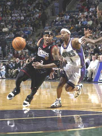 足球意大利名帅重返教练席，引全球媒体关注（意大利足坛名帅重返执教舞台，全球媒体聚焦）