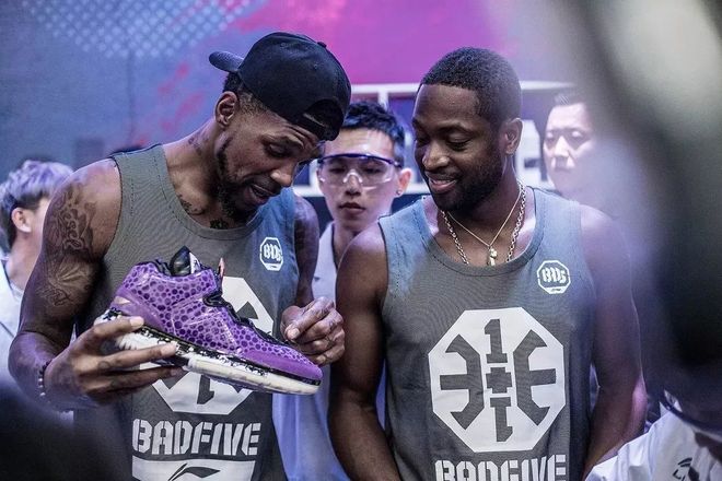 广东2将缺席揭幕战，山西酝酿1换1交易，广厦捡到宝，新疆注册新外援（广东两将无缘揭幕战，山西谋划1换1，广厦收获惊喜，新疆注册新外援）