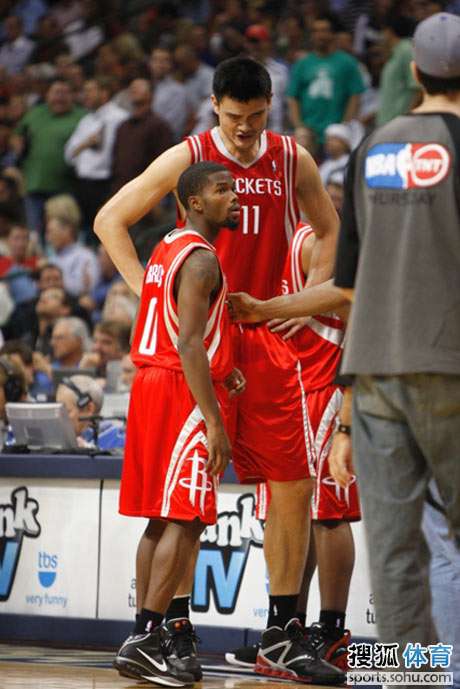 米兰vs拉齐奥终场前点球未判原因：马鲁西奇对帕夫洛维奇犯规（米兰对阵拉齐奥补时点球未判解析：马鲁西奇先对帕夫洛维奇犯规）