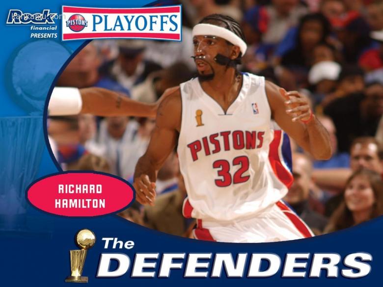 NBA菜鸟观察站：最佳争夺渐成三足鼎立之势，小角色主宰大舞台（NBA新秀观察：最佳之争三强鼎立，角色球员撑起大场面）