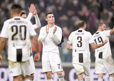 3-0大胜后的@埃尔切足球俱乐部 为大家带来一段胜利之舞（3-0完胜！@埃尔切足球俱乐部献上胜利之舞）