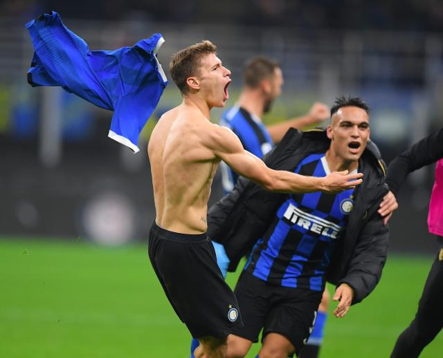 实现中超三连冠、队史第4冠，海港官方社媒发文庆祝（海港三连霸中超、收获队史第4冠，官方社媒发文庆贺）